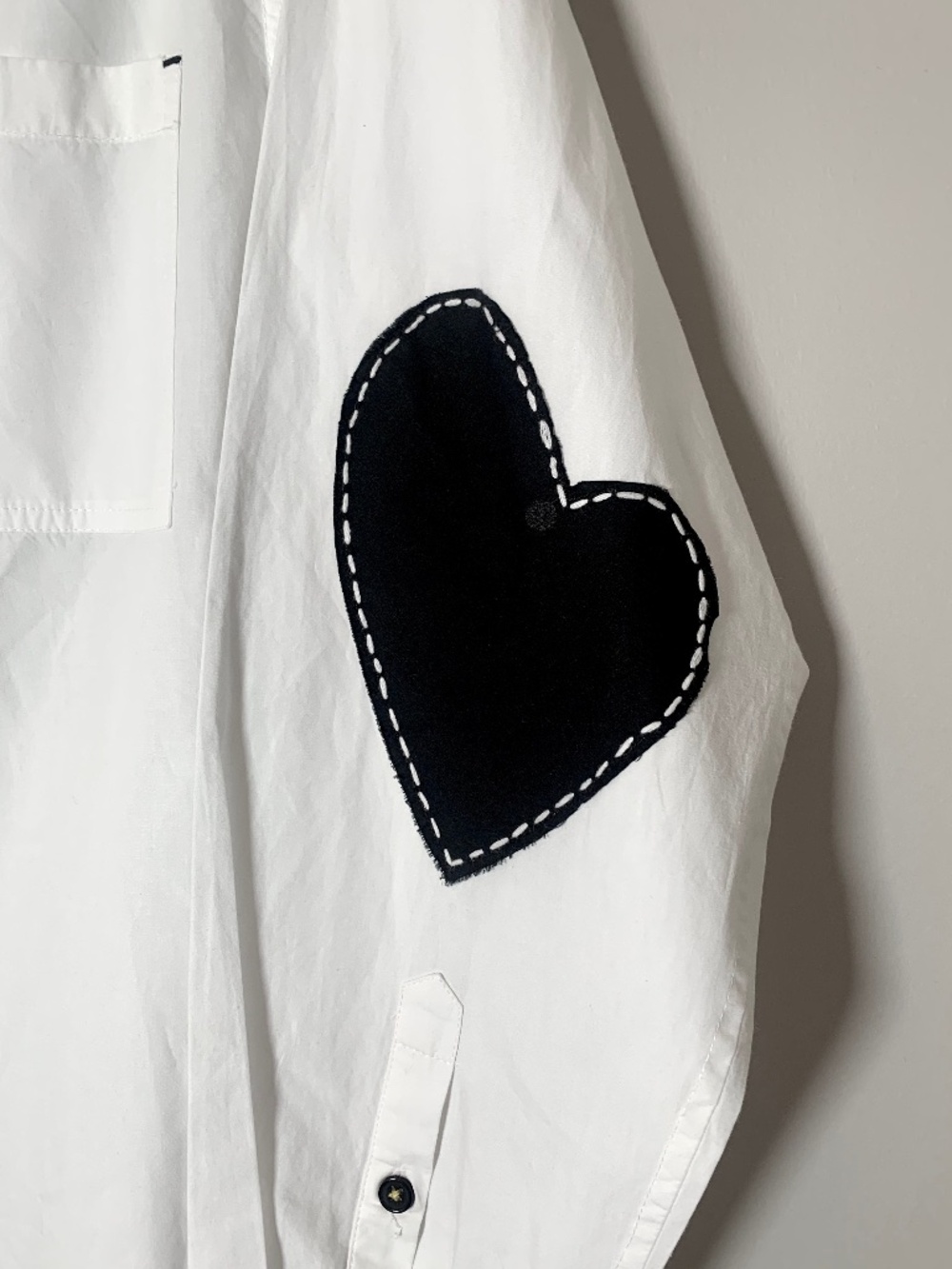 Kerri Rosenthal Mia White Shirt Button-Front Blouse Black Heart Elbow Patches XL - Picture 9 of 14